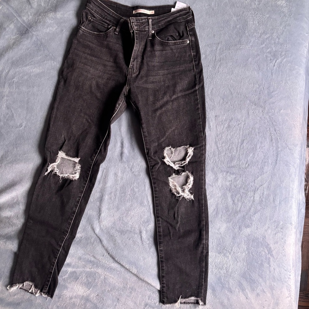 Levi’s 721 High Rise Skinny Black Jeans 28